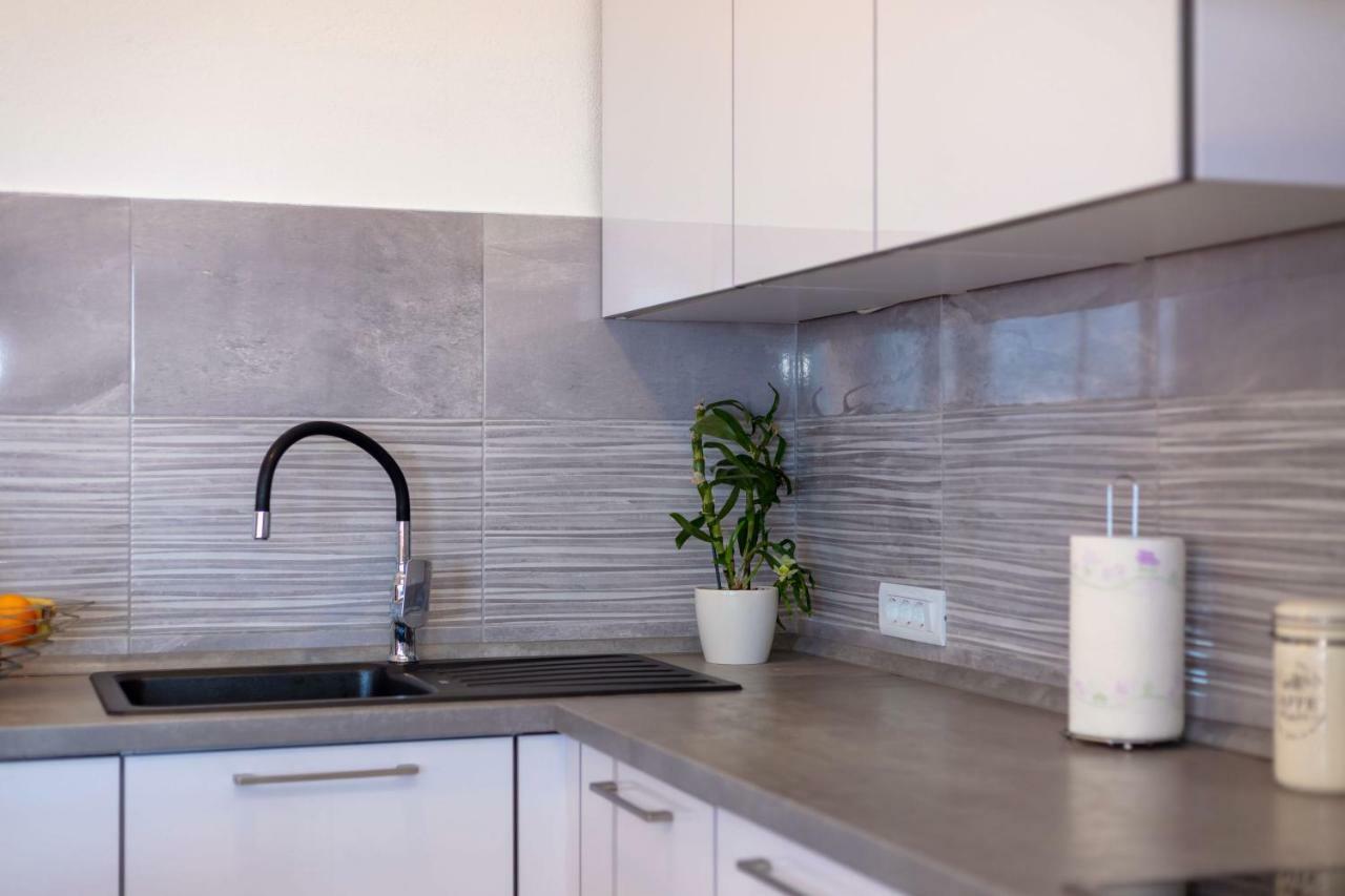 Luxury Apartment Nora ポドストラナ エクステリア 写真