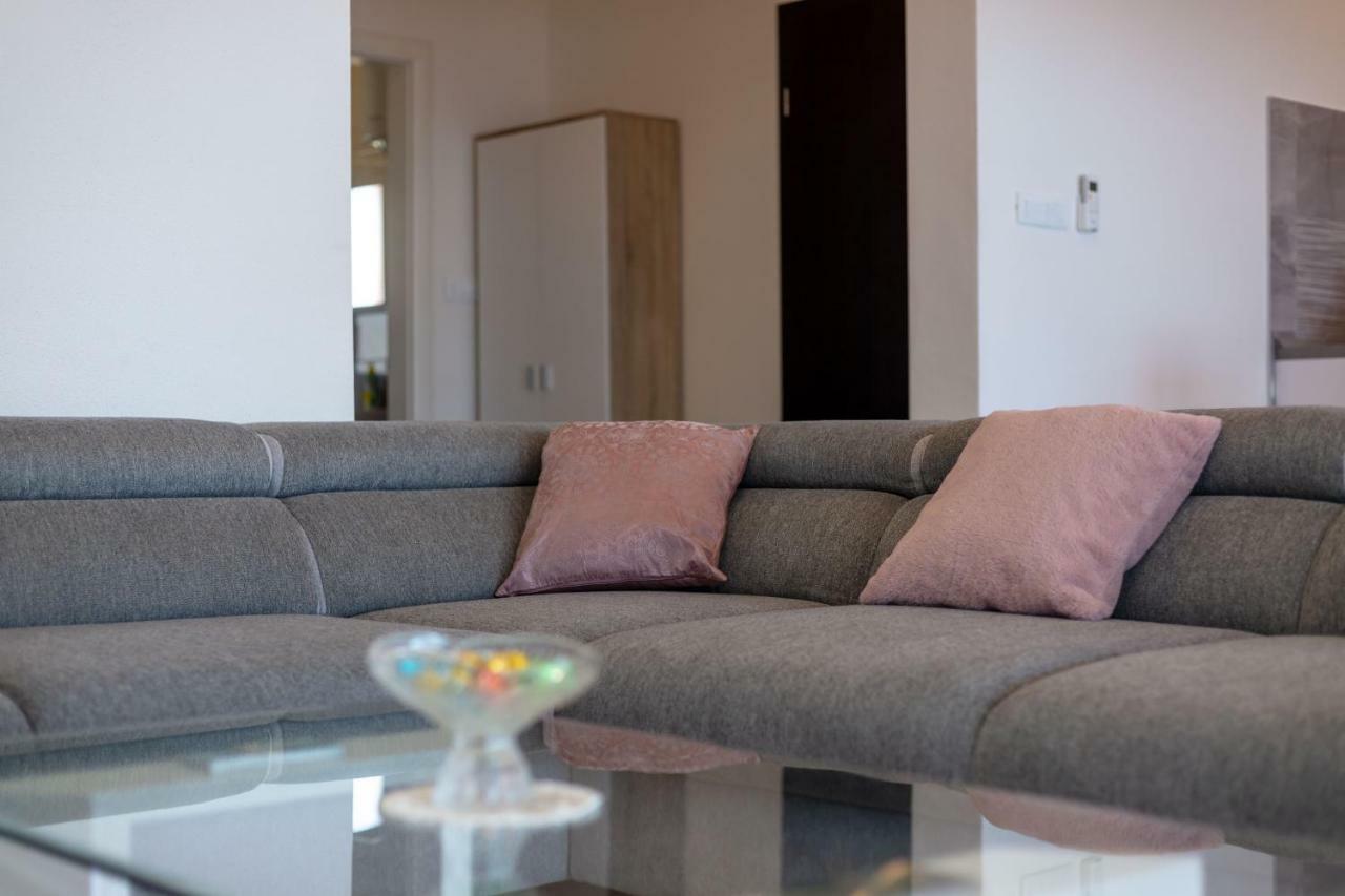 Luxury Apartment Nora ポドストラナ エクステリア 写真