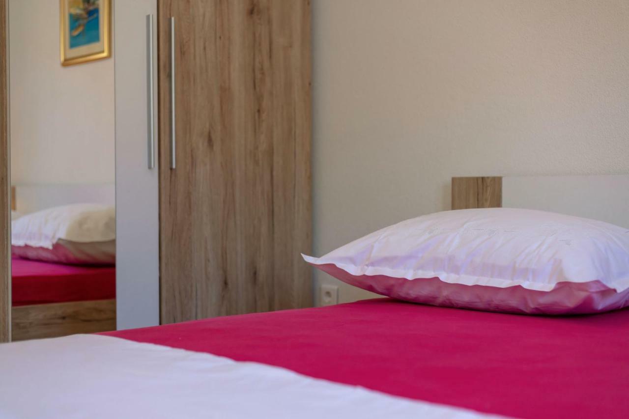 Luxury Apartment Nora ポドストラナ エクステリア 写真