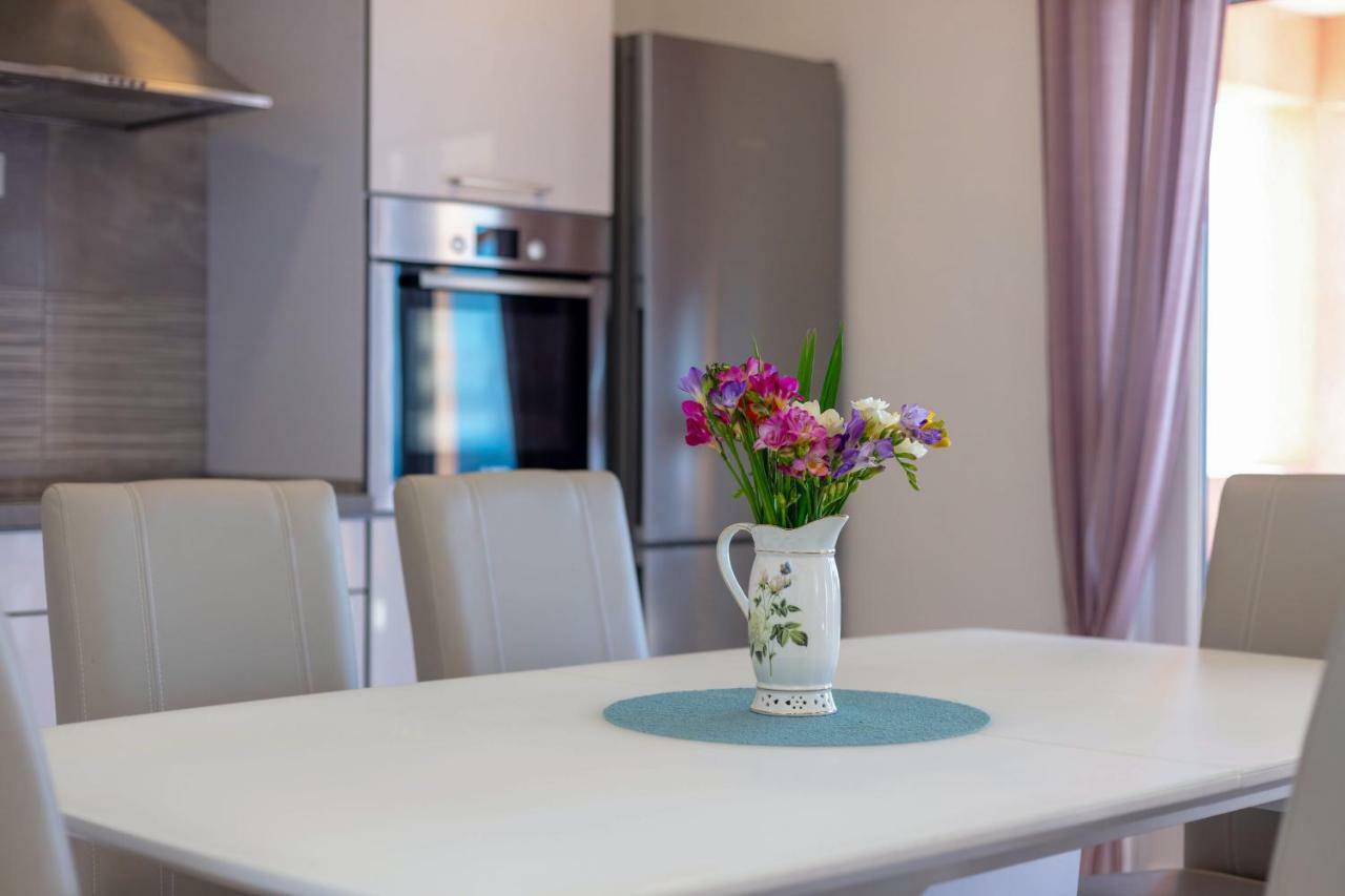 Luxury Apartment Nora ポドストラナ エクステリア 写真