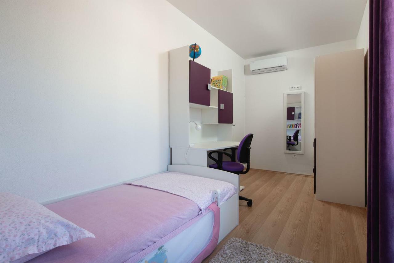 Luxury Apartment Nora ポドストラナ エクステリア 写真